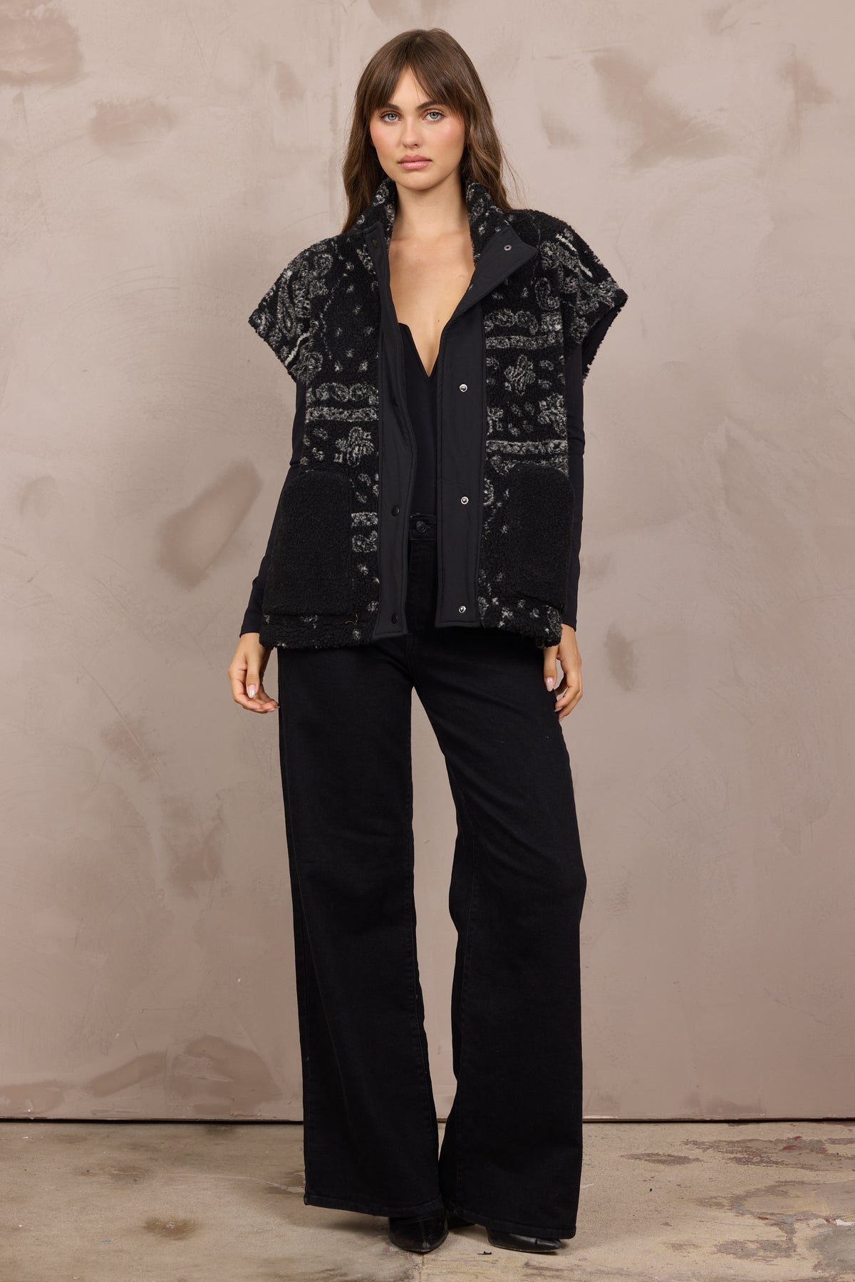Bandana Printed Sherpa Vest Black - JoeyRae